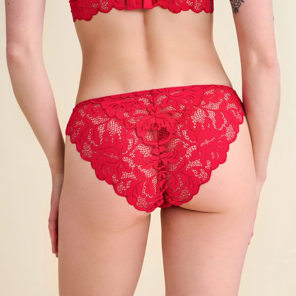 Reesa Slip in rot