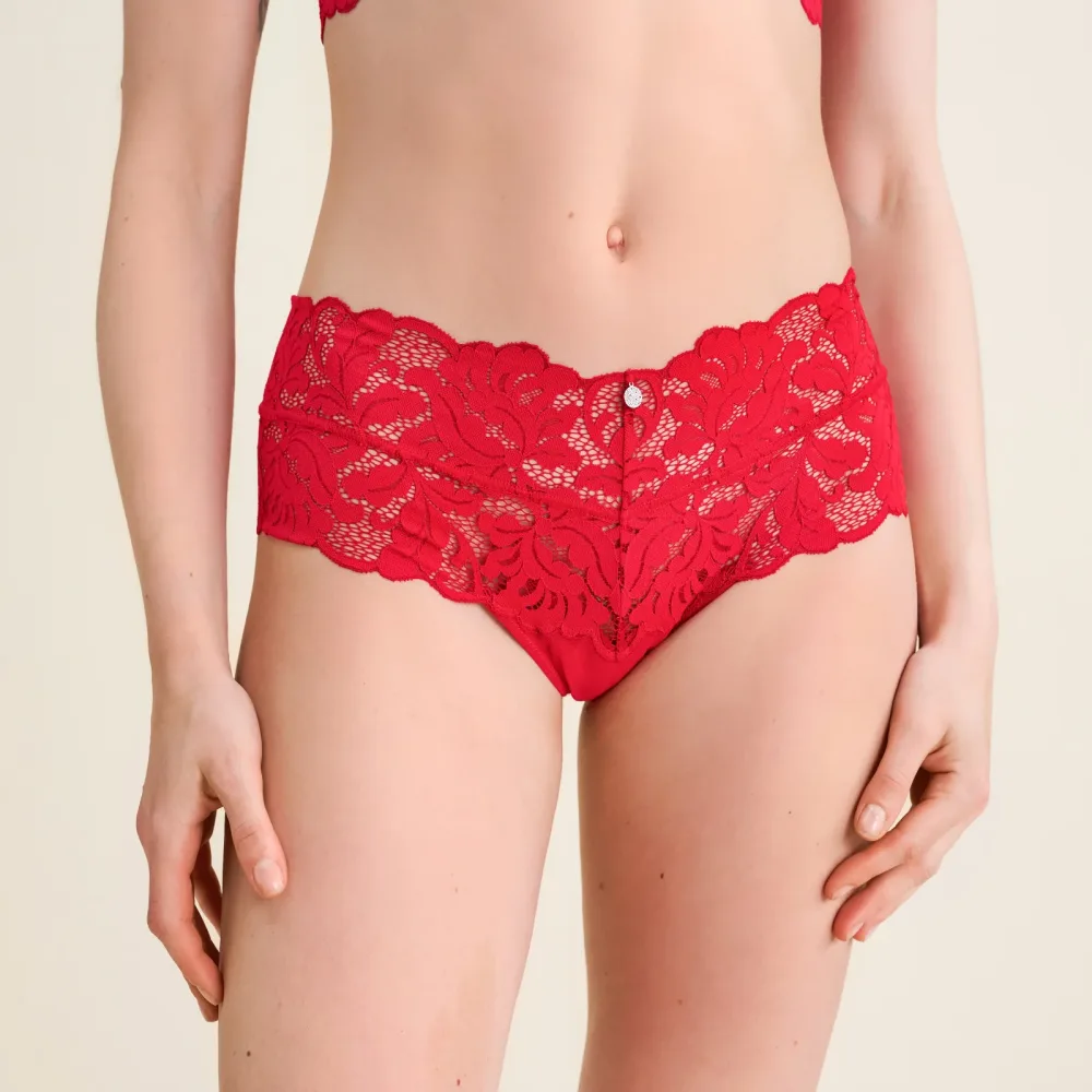Reesa String in rot