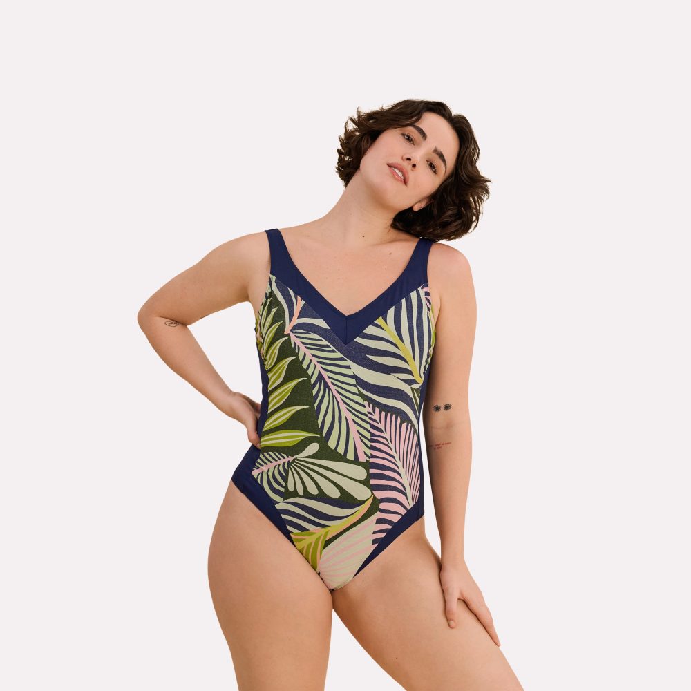 Basic Swimsuit Courtney Badeanzug ohne Bügel gefüttert in grün
