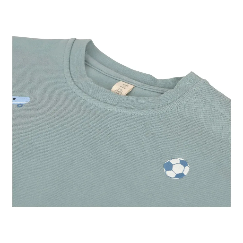 Sweatshirt Skateboard Fun