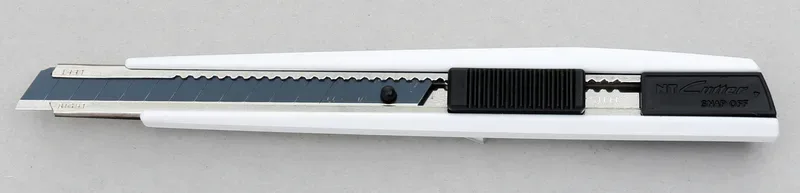 NT Cutter 9 mm MNCR-A1 black&white