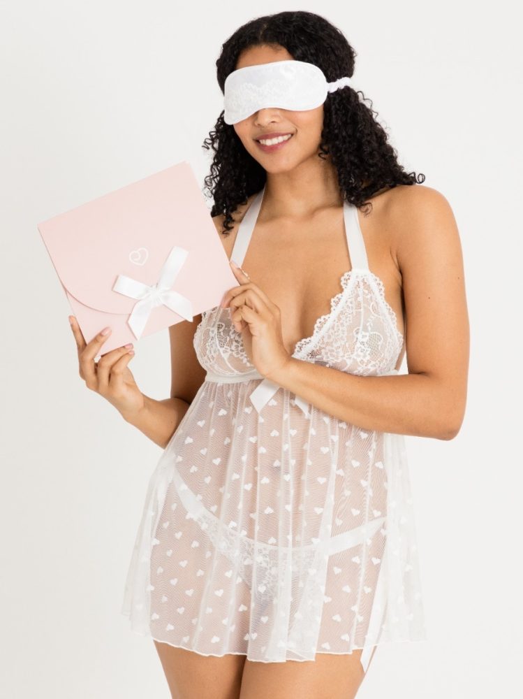 Lovehoney White Lace Babydoll Gift Set (White One size), Weiss - One Size - Amorana