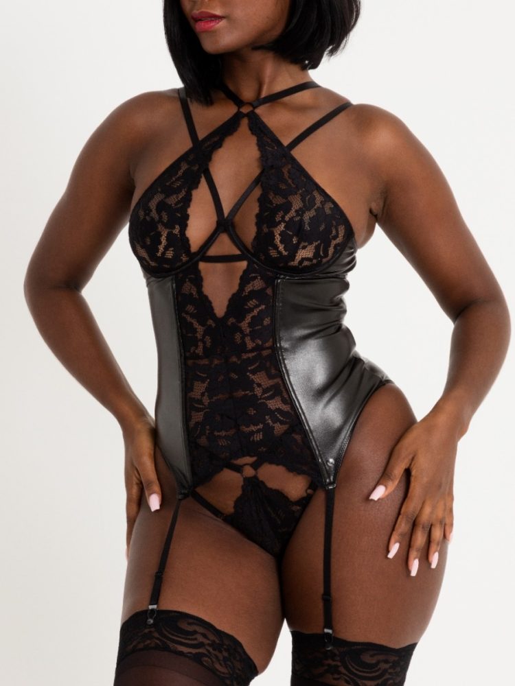Lovehoney Fierce Romance Black Wet Look and Lace Bustier Set (Black One size), One Size - Amorana