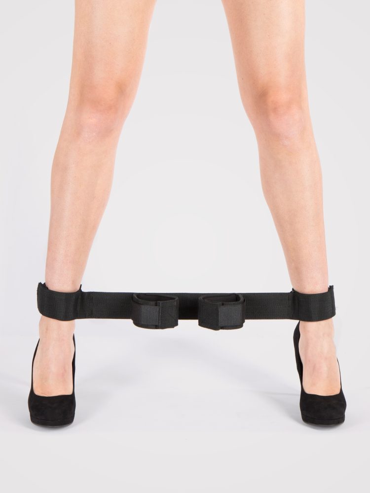 Bondage Boutique Spreizstange mit Hand- und Fussfesseln