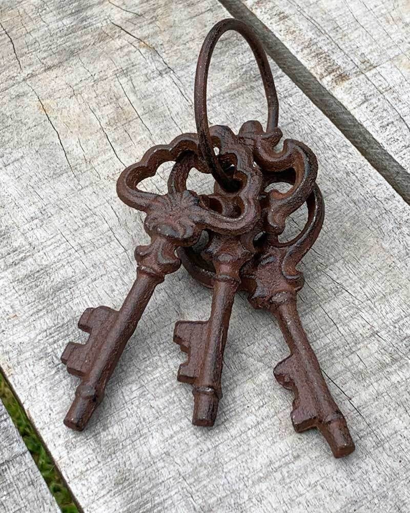 Nostalgie Schlüsselbund 3 Schlüssel zur Deko Gusseisen AntikStil Braun