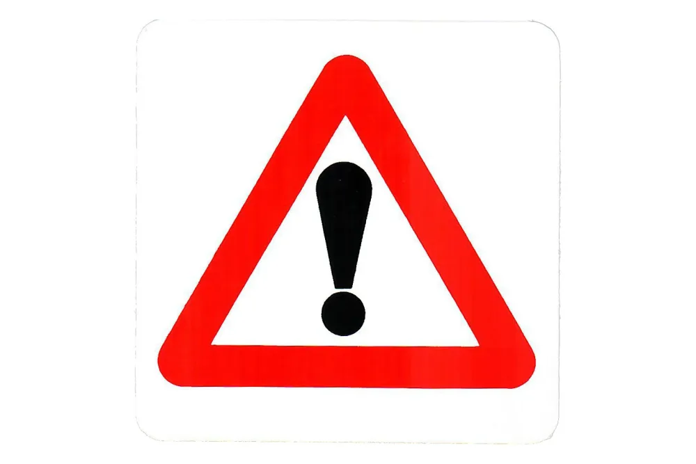 Schild Achtung Gefahr | 7.5 × 7.5 cm