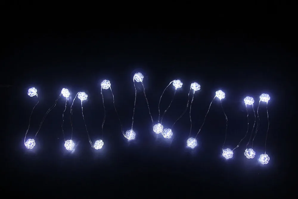 LED Draht mit 20 Acrylsschneeflocke wei.