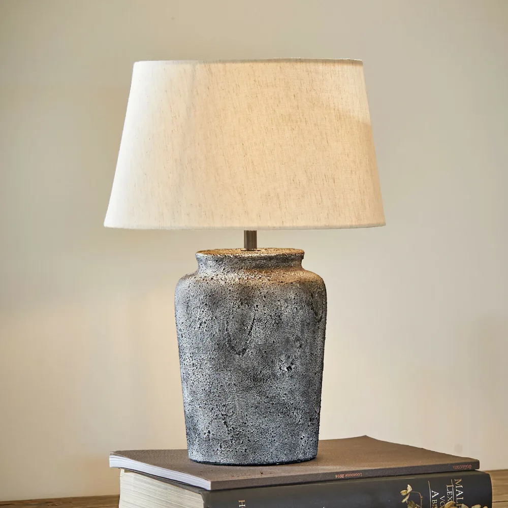 Tischlampe Karvienne