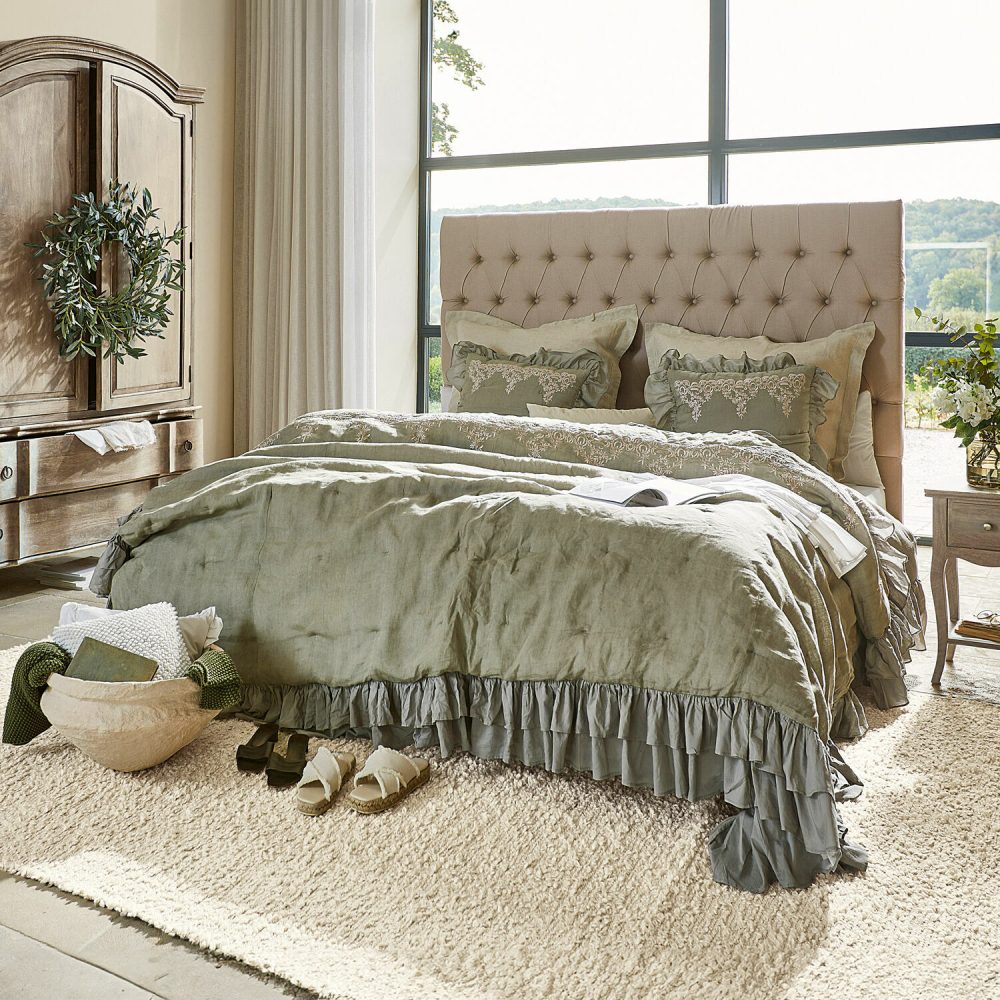 Bett Benton
