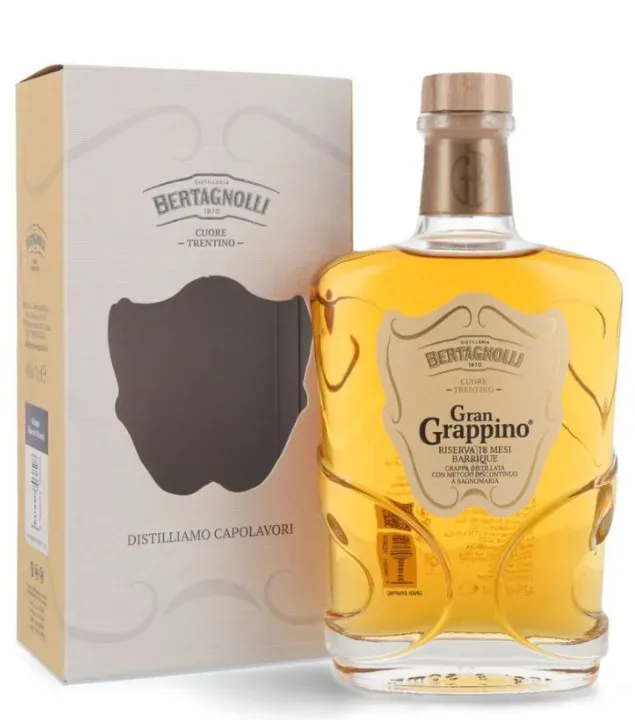 Bertagnolli Gran Grappino Barrique Grappa / 42 % Vol. / 0,7 Liter-Flasche in Geschenkbox