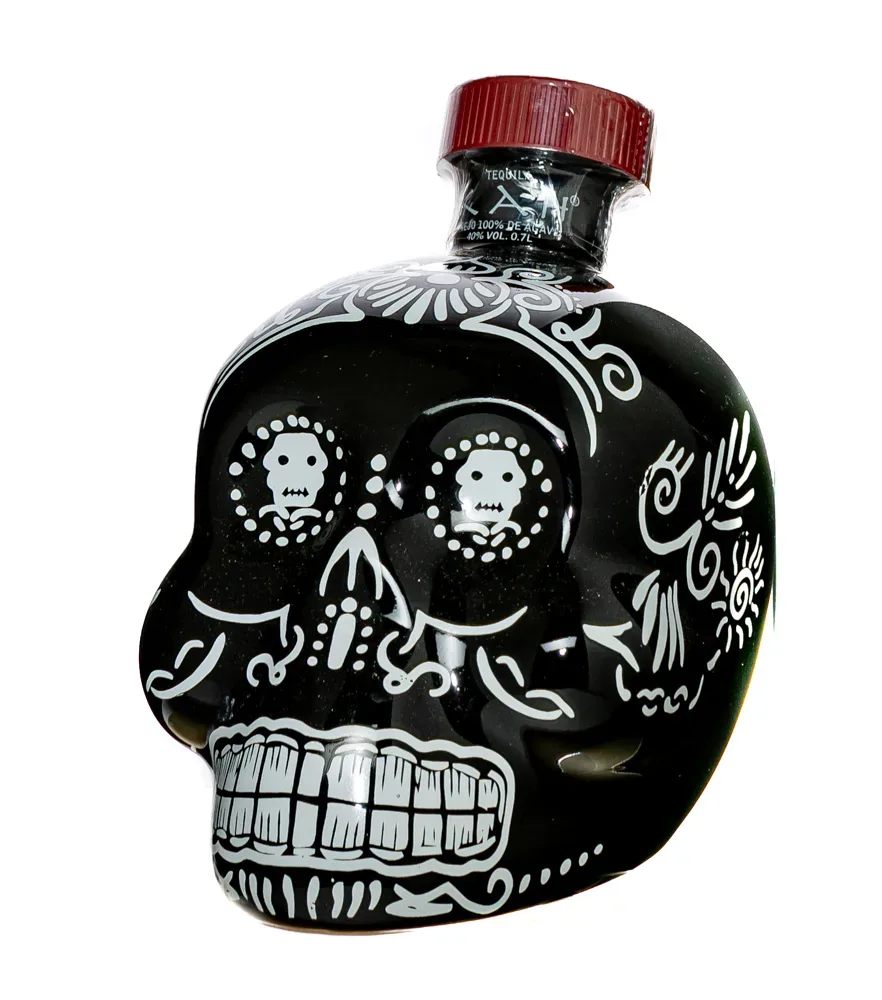 Kah Tequila Añejo / 40 % Vol. / 0,7 Liter in schwarzer Totenkopf-Flasche