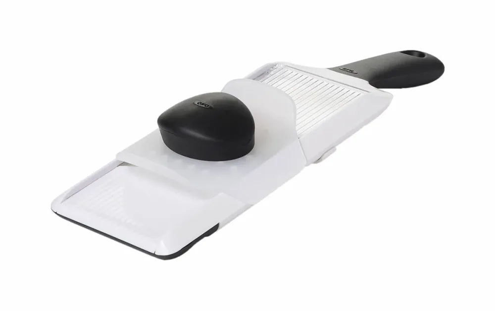 Reibe Oxo Schwarz/Weiss Edelstahl<multisep/>Kunststoff 5.3 cm - Farbe: weiss/schwarz - Material: Edelstahl/Kunststoff - Reibe
