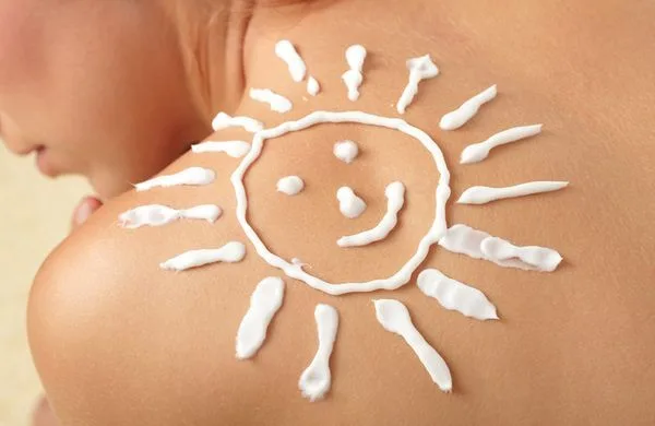 Sonnenschutzmittel mit Lichtschutzfaktor 30 bis 50