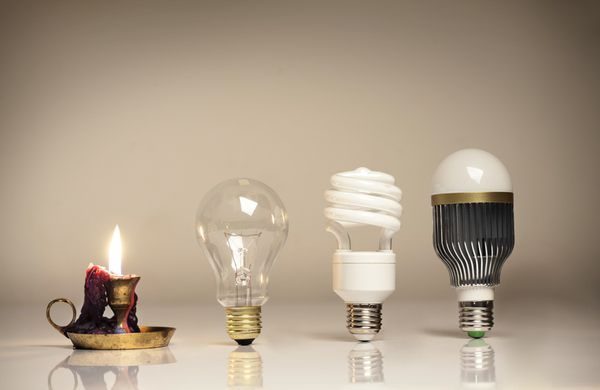 Sparlampen E27-Fuss (Ersatz für 60-Watt-Glühbirne)