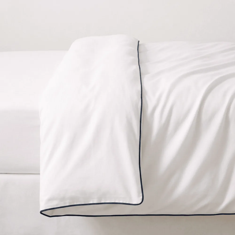 Duvetbezug aus Perkal – 240x240cm – Weiss mit Rand in dunkelblau – Mit Reissverschluss