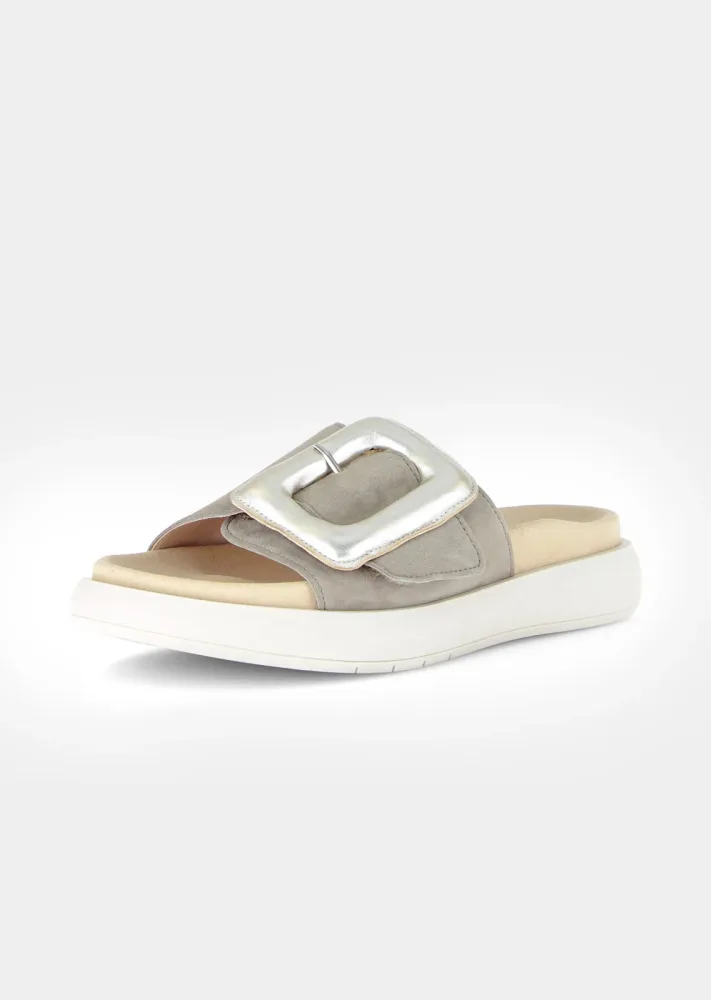 Pantoletten mit femininer Zierschnalle - taupe - Gr. 37 von Goldner Fashion