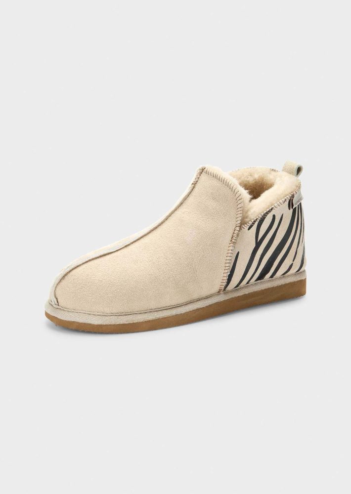 Hausschuhe aus Lammfell - beige / schwarz / gemustert - Gr. 38 von Goldner Fashion