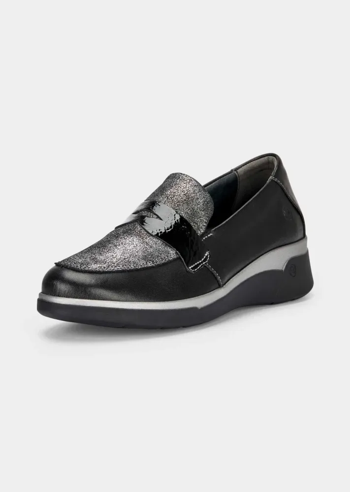 Schimmernde Slipper mit Lack-Akzenten - schwarz / silberfarben - Gr. 38 von Goldner Fashion