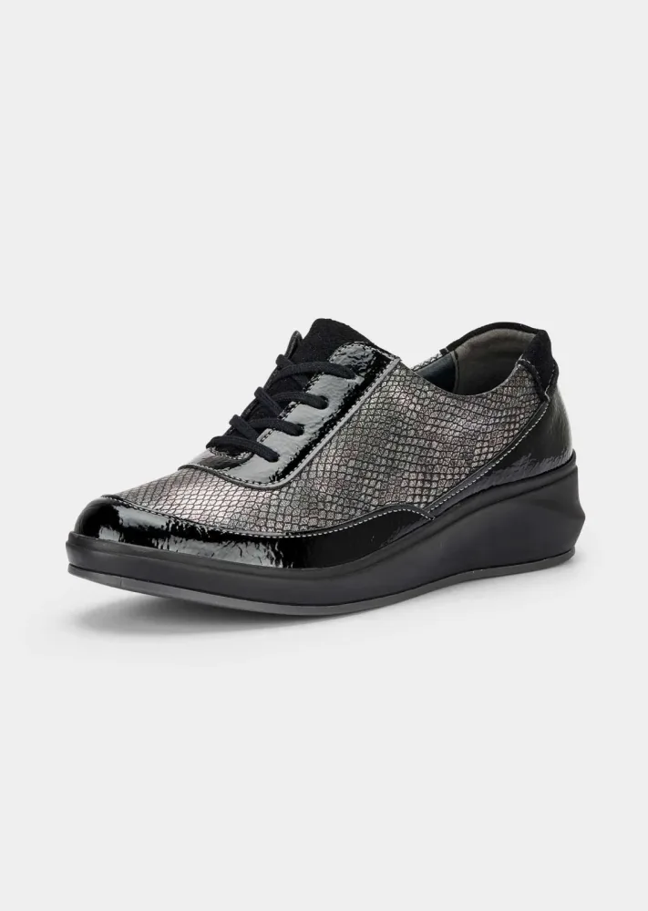Schnürschuhe mit Lack-Akzenten - schwarz / silberfarben - Gr. 36 von Goldner Fashion