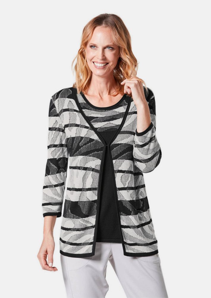 Strickjacke mit V-Ausschnitt - schwarz / weiss / gemustert - Gr. 20 von Goldner Fashion