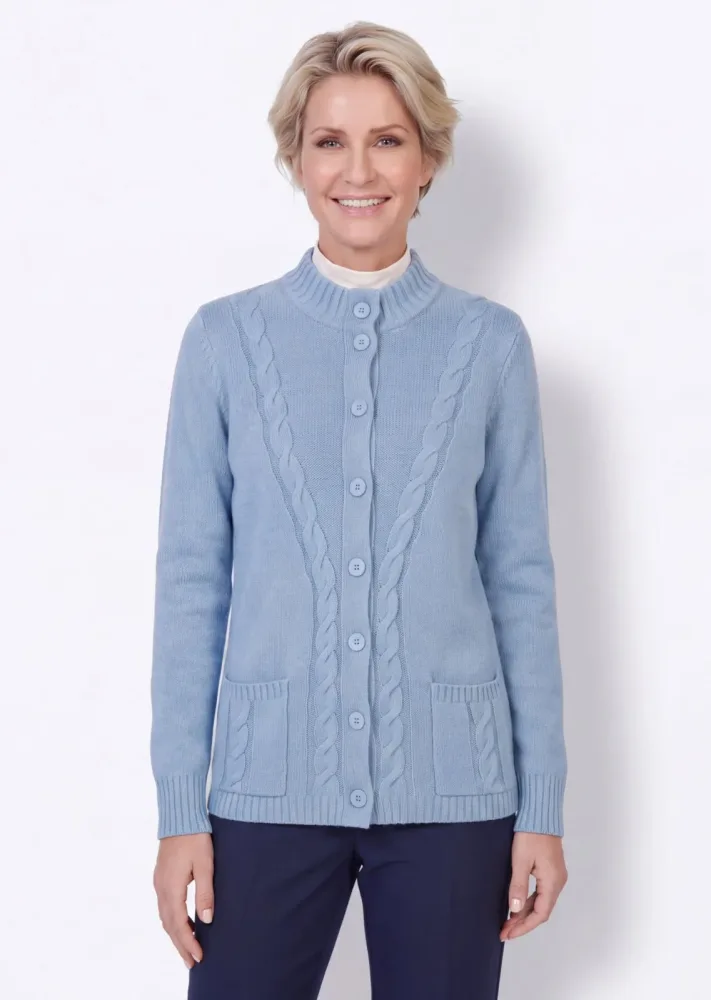 Strickjacke mit platziertem Zopfmuster - hellblau - Gr. 21 von Goldner Fashion