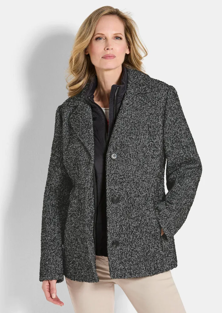 Jacke in 2-in-1-Optik mit Steppeinsatz - schwarz / weiss / gemustert - Gr. 46 von Goldner Fashion