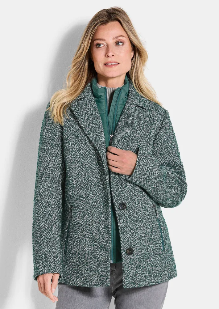 Jacke in 2-in-1-Optik mit Steppeinsatz - smaragd / weiss / gemustert - Gr. 52 von Goldner Fashion