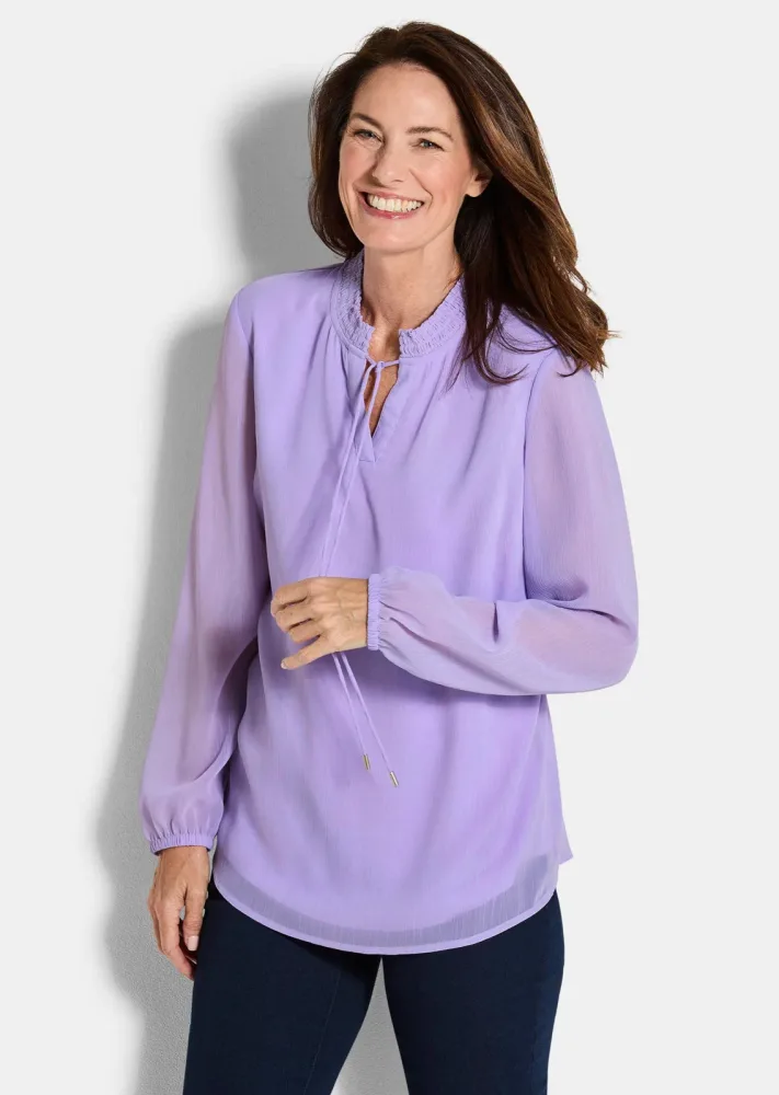Chiffonbluse mit femininem Ausschnitt - flieder - Gr. 21 von Goldner Fashion
