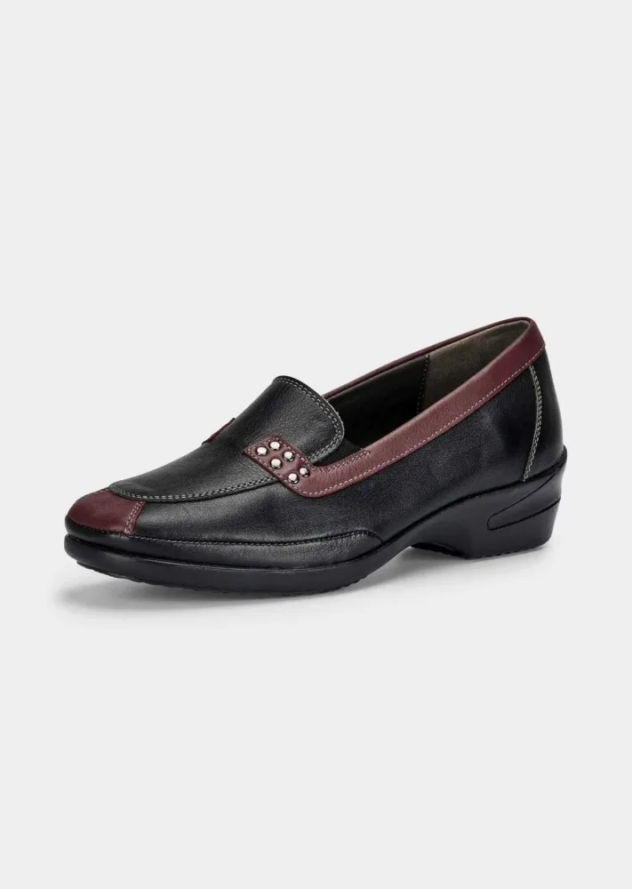 Slipper aus Glattleder mit  Metallnieten - schwarz / bordeaux - Gr. 37 von Goldner Fashion