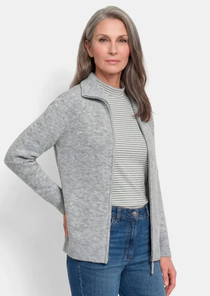 Strickjacke in Rippenstruktur mit Reissverschluss - grau / méliert - Gr. 21 von Goldner Fashion