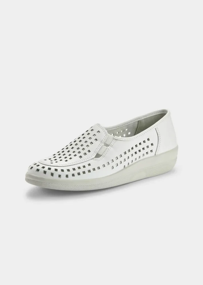 Slipper mit sommerlicher Lochung - weiss - Gr. 36 von Goldner Fashion
