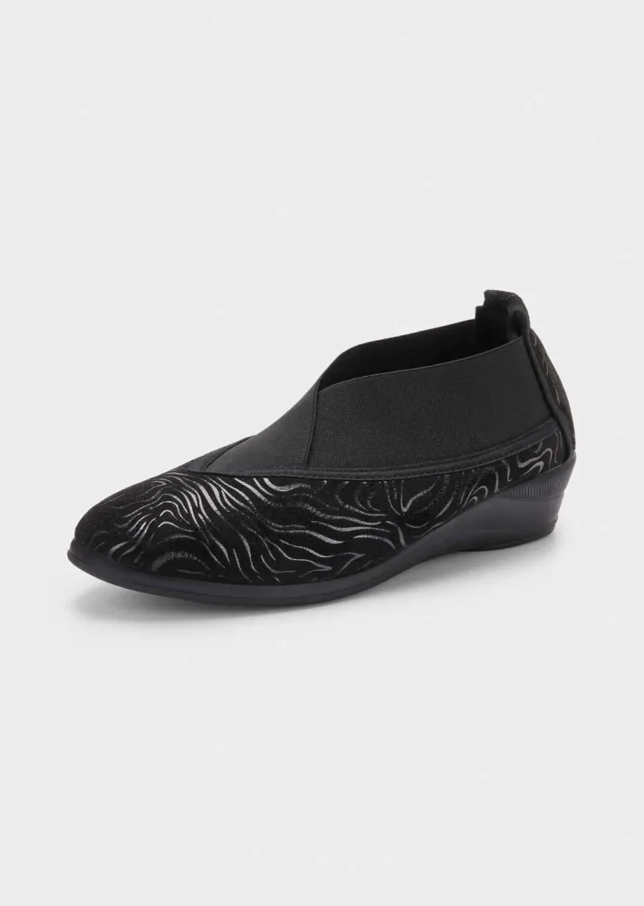 Hausschuhe mit Gummizug und Soft-Touch - schwarz - Gr. 36 von Goldner Fashion