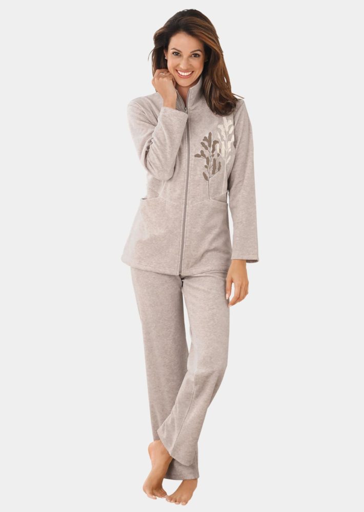 Nicki-Hausanzug mit modischer Stickerei - taupe - Gr. 23 von Goldner Fashion