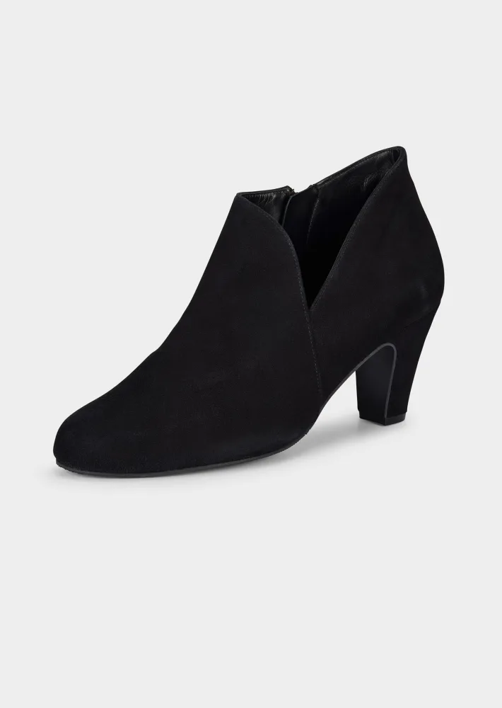 Feminine Stiefeletten mit Absatz - schwarz - Gr. 36 von Goldner Fashion