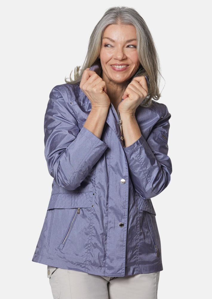 Leichte Jacke mit edlem Schimmer - rauchblau - Gr. 21 von Goldner Fashion