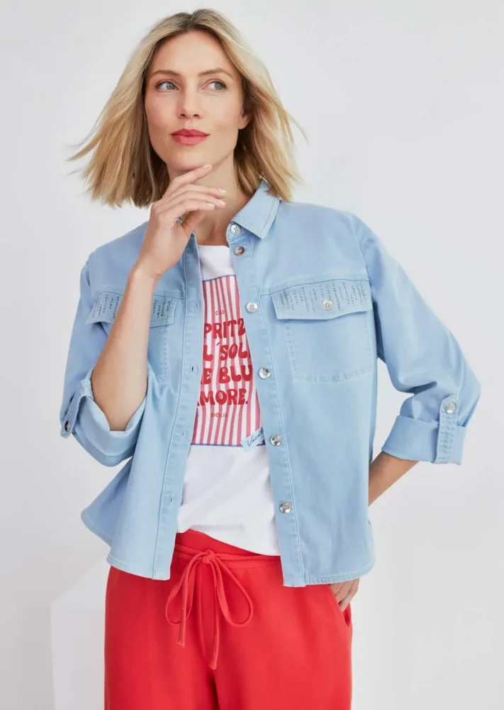 Jeansbluse mit glitzernden Pattentaschen - hellblau - Gr. 42 von Goldner Fashion