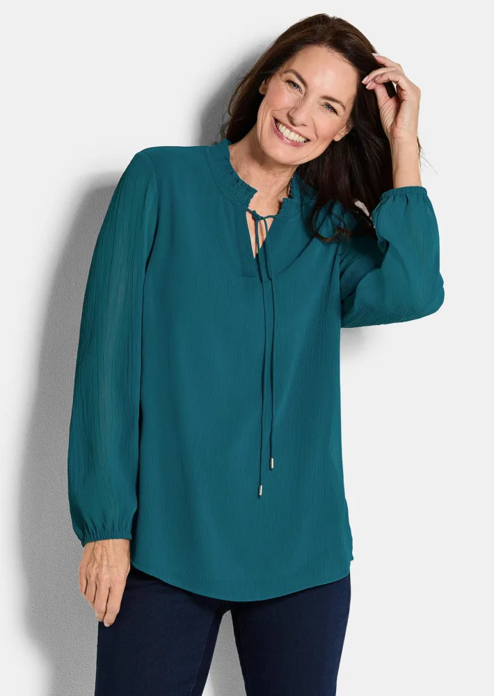 Chiffonbluse mit femininem Ausschnitt - petrol - Gr. 40 von Goldner Fashion