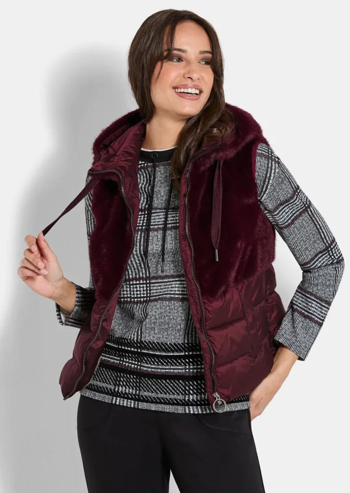 Steppweste mit Kunstfell-Besatz - dunkelrot - Gr. 40 von Goldner Fashion
