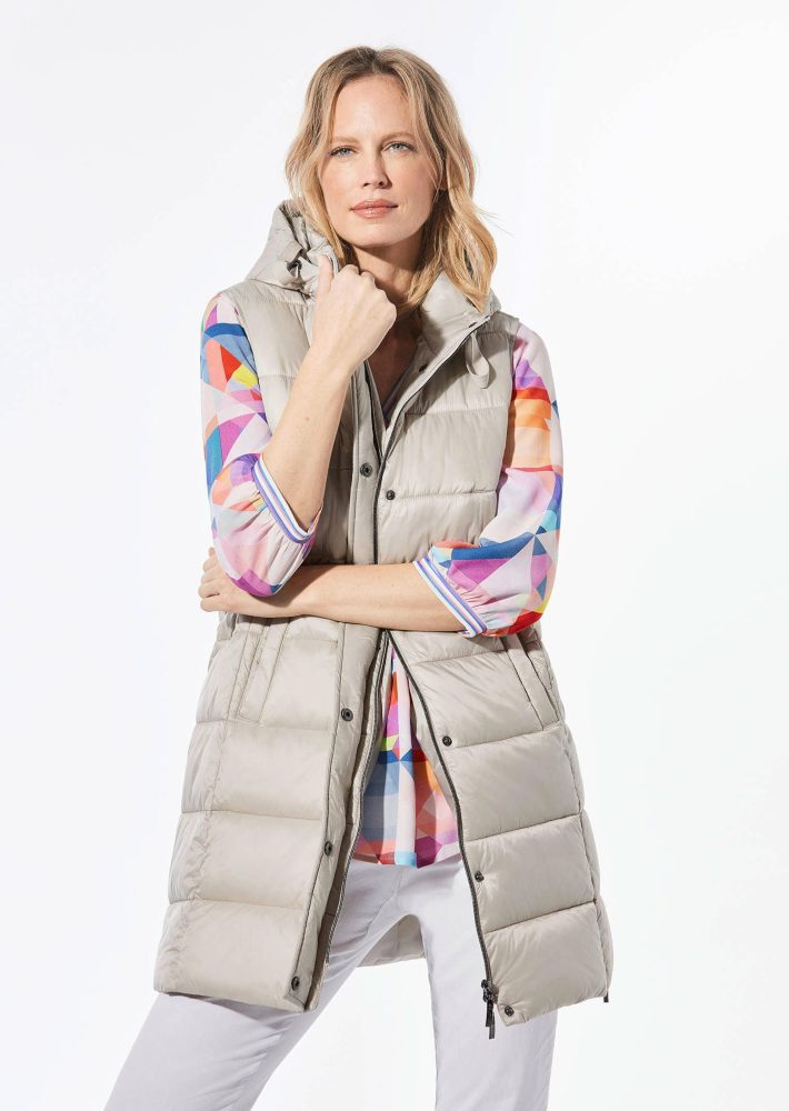 Lange Steppweste mit Kapuze - beige - Gr. 19 von Goldner Fashion