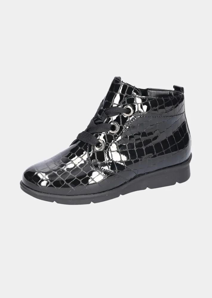Stiefeletten aus Lackleder mit Kroko-Prägung - lackschwarz - Gr. 37 von Goldner Fashion