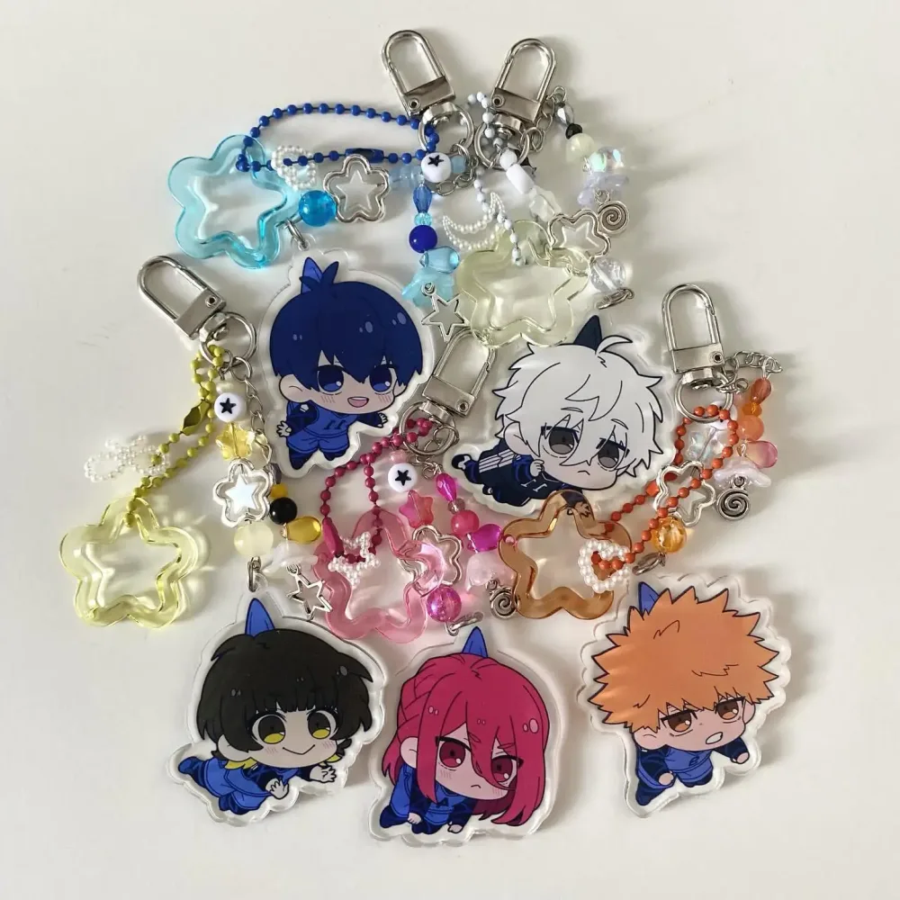 Handgefertigte Anime-Schlüsselanhänger im Y2K-Stil aus Acryl mit Figuren wie Isagi Yoichi und Bachira Meguru.