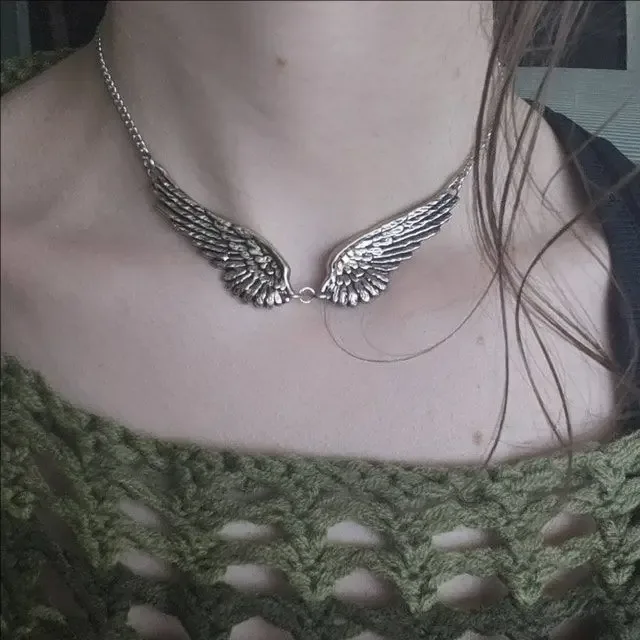 Y2K Engelsflügel-Feder-Choker-Halskette Silber Statement-Engelsflügel-Anhänger-Kette Schmuck für Frauen Hochzeit Party Tribal Geschenke