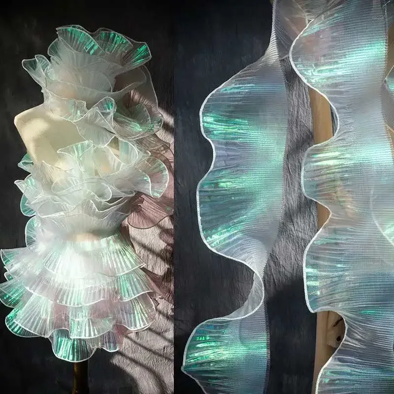 Meerjungfrauenkleid mit Rüschen, Falten, großer Spitze, Illusions-Farbverlauf, Organza-Stoff, dekorative Stoffaccessoires