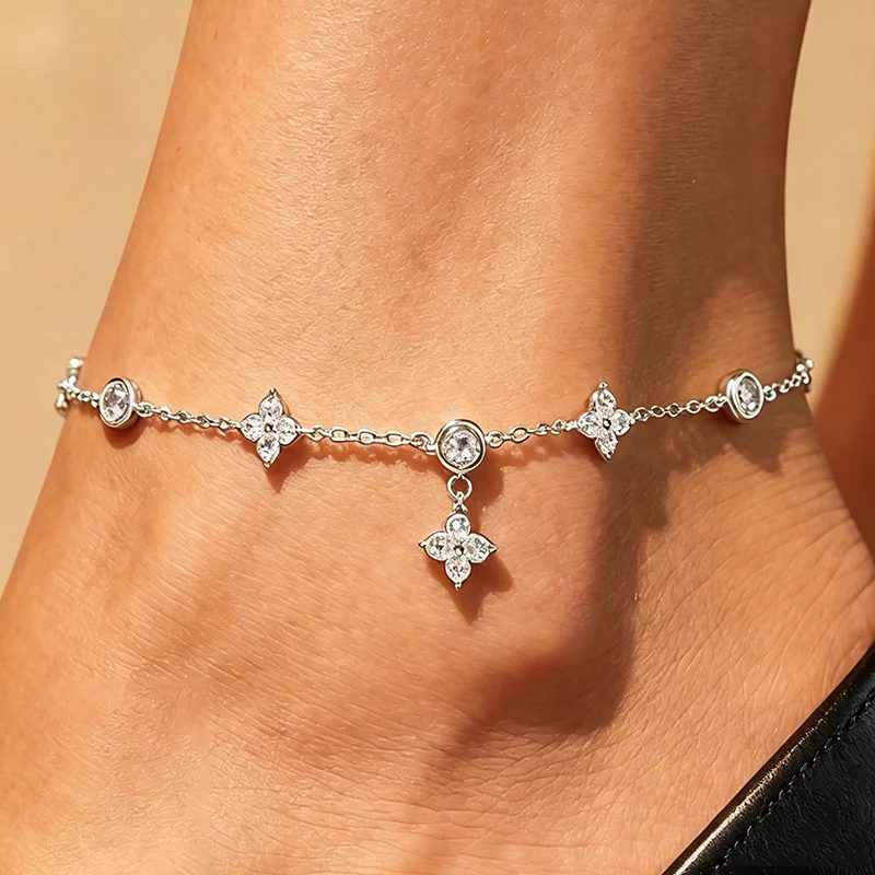 925 Sterling Silber Kleeblatt-Design Fußkettchen für Damen, zierliches Zirkonia-Charm-Ketten-Fußkettchen, verstellbarer Glücksbringer-Blumen-Fußschmuck