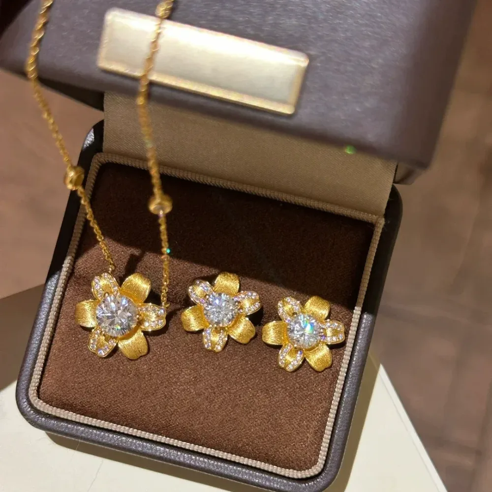 Französisch Stil Retro Schmuck Blume Design Gold Farbe Anhänger Halsketten Intarsien Zirkon Ohrstecker Schmuck Sets Für Frauen