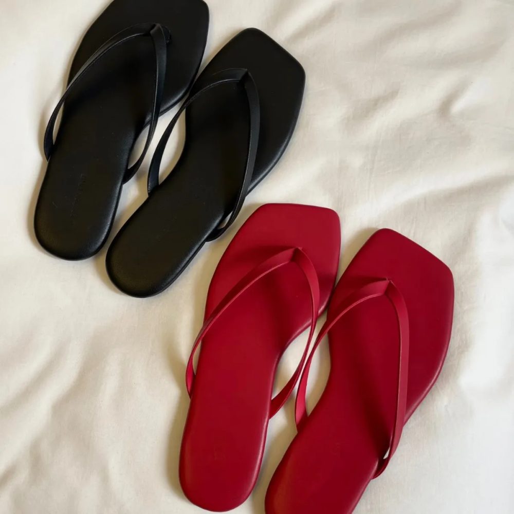 Neue Frühling/Sommer/Damen PU-Slipper Strand-Sandalen Outdoor Wilde Mode Damen Eckige Zehen Flip-Flops