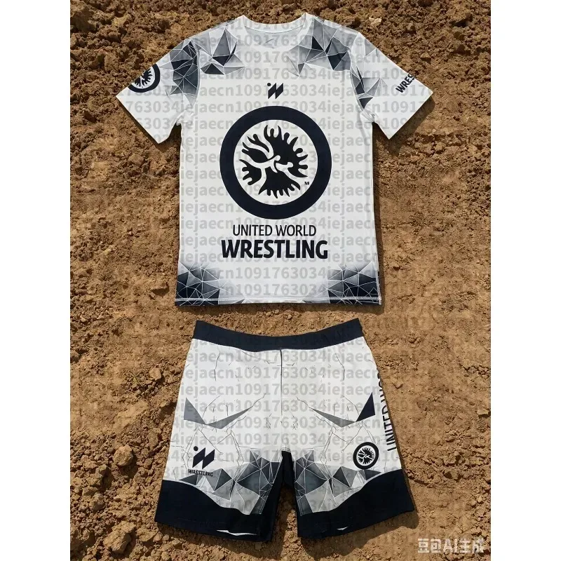 2026 Neues Sommer-Herren-Set für United World Wrestling Sportbekleidung: Kurzarm-T-Shirt und Shorts für MMA-Training, Leichtgewicht