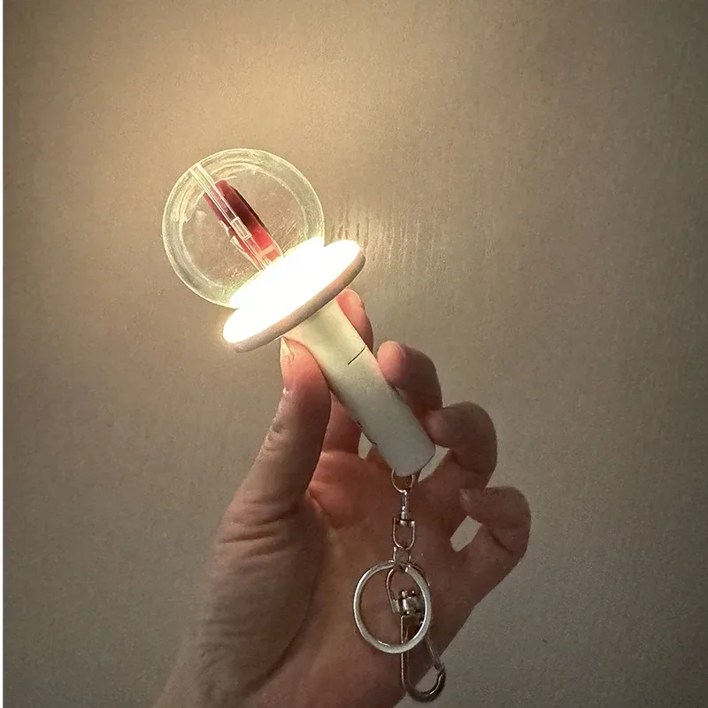 Neue Kpop Koreanische Stray Felix Mini-Leuchtstab-Schlüsselanhänger Kreative Modische Bunte Leuchtende Schlüsselringe mit Batterien Anhänger Geschenke