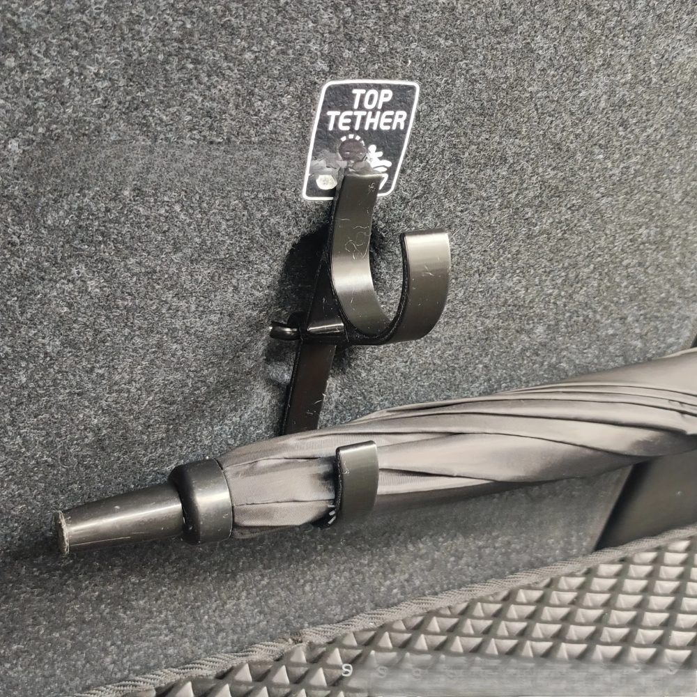 Zwei Auto-Schirmhaken ? Kofferraumhaken, geeignet für Limousinen und SUVs ohne Bohreninstallation, multifunktionales Aufbewahrungsregal auf der Rückseite