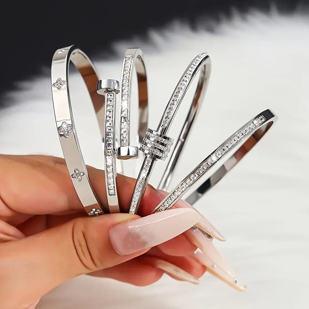 Luxuriöses Edelstahl-Armreif mit Zirkonia für Damen, Silberbeschichtetes Kleeblatt-Design, Offener Armreif, Wasserfest, Nicht Verblassend, Schmuck